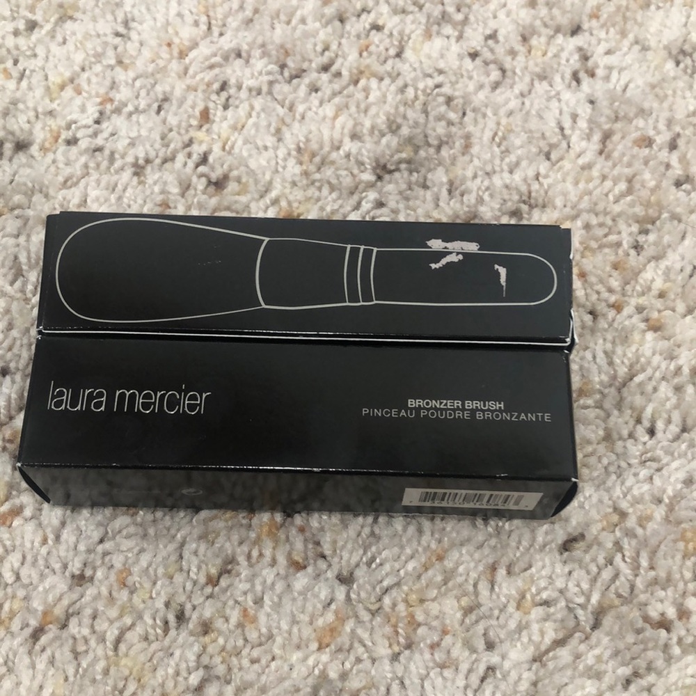 Laura Mercier bronzer brush